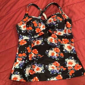 Hilor sz 16 Floral Black and Red Women's Top